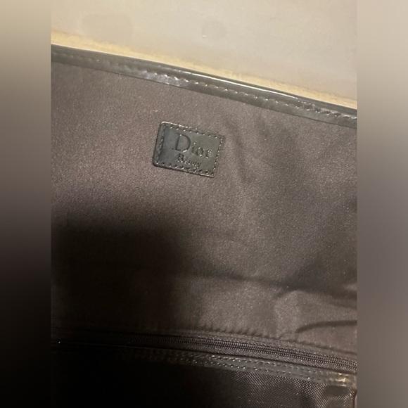 DIOR CLUTCH, MULTI-COMPARTMENT BAG WITH SIGNATURE “D” hanging from zipper pull - Picture 11 of 13